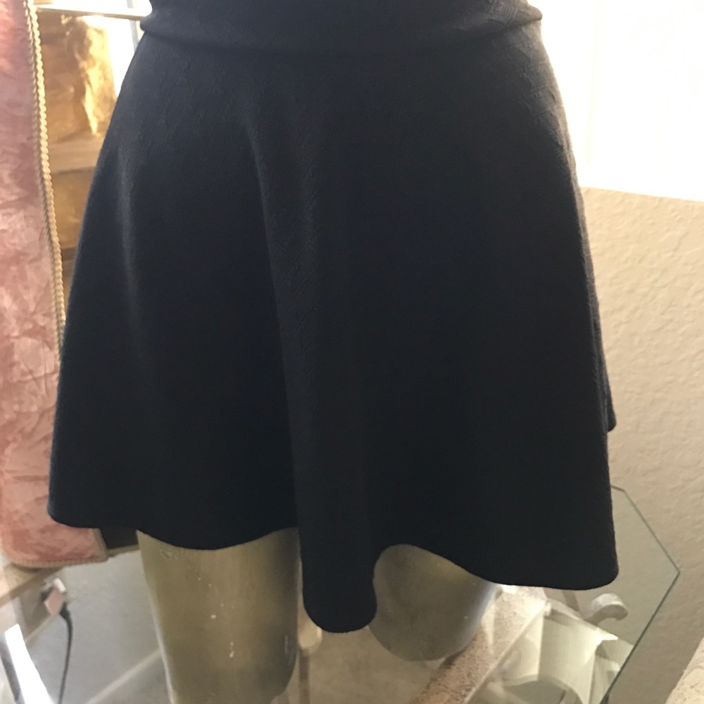 VIVACE Black Skater-Style Mini Skirt Small